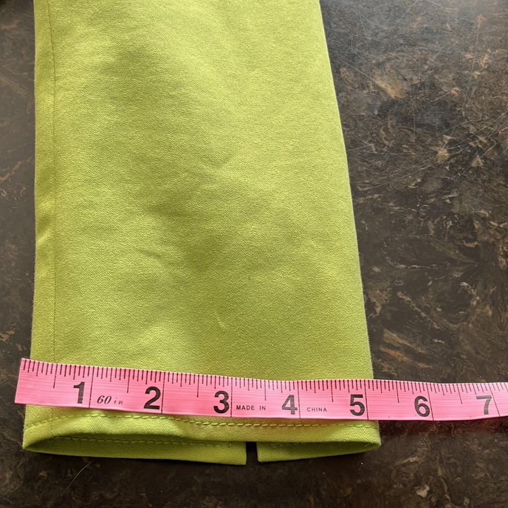 TaHARI ARTHURT S. LEVVINE petite 4P - Picture 11 of 12